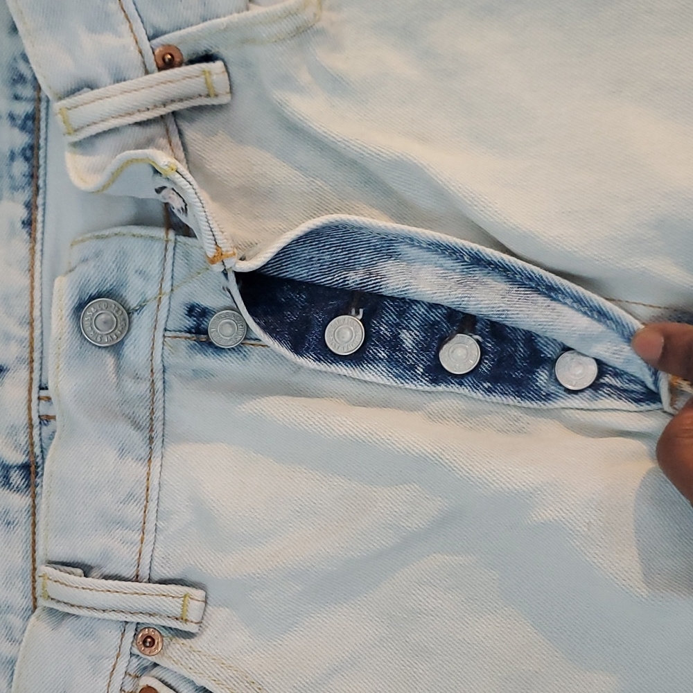 Jeans 🥳 - Picture 4 of 5